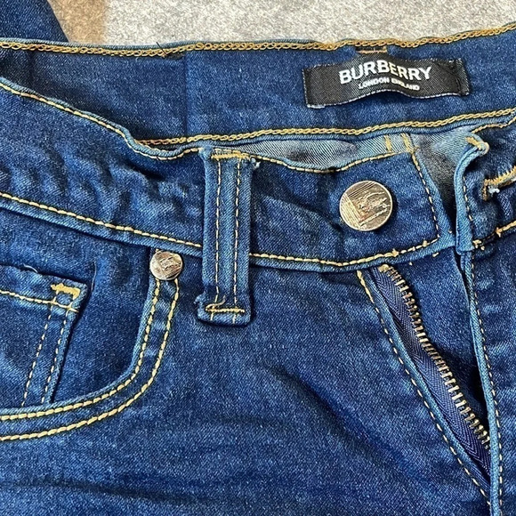 Burberry Dark Wash Denim, Size 5. - Picture 10 of 11